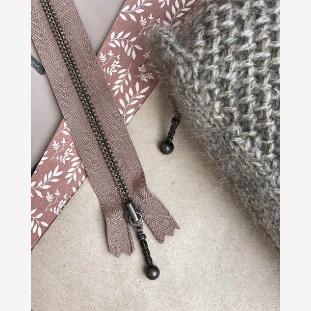 Lynls 28 cm - Hasselnd