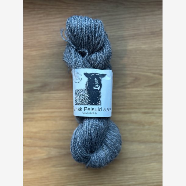 Dansk Pelsuld 5,5/2 - Gr (01)