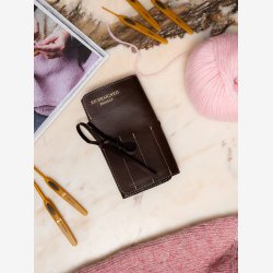 Re:Designed Project 130 - Dark Brown - Pindeetui