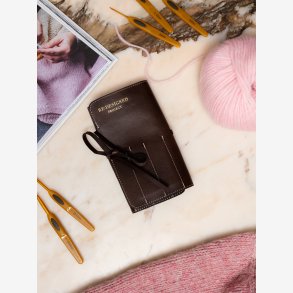 Re:Designed Project 130 - Dark Brown - Pindeetui