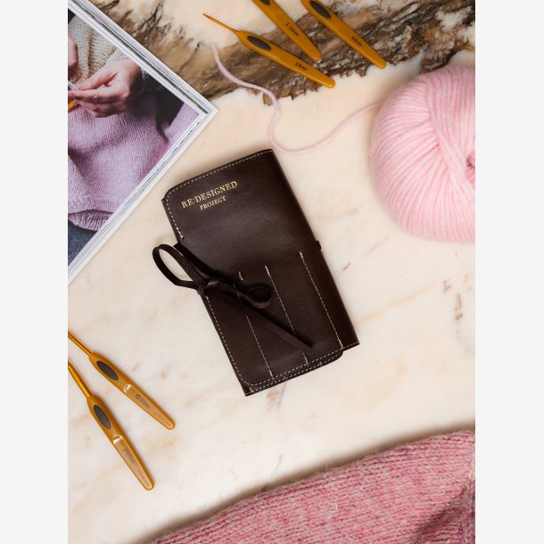 Re:Designed Project 130 - Dark Brown - Pindeetui